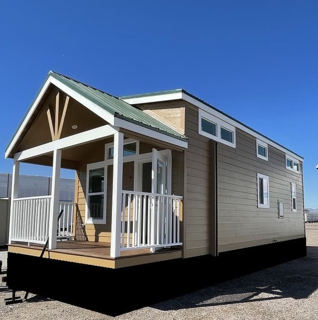 2 Beds, 1 Bath Tiny Home Exterior View