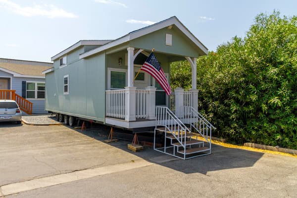 WanderLuxe Mobile Tiny House Exterior View